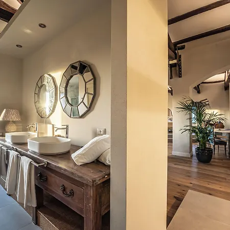 Palazzo Boyl 1840 فندق