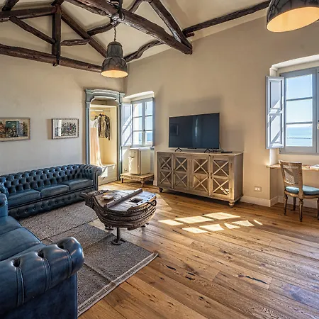 Отель Palazzo Boyl 1840 *