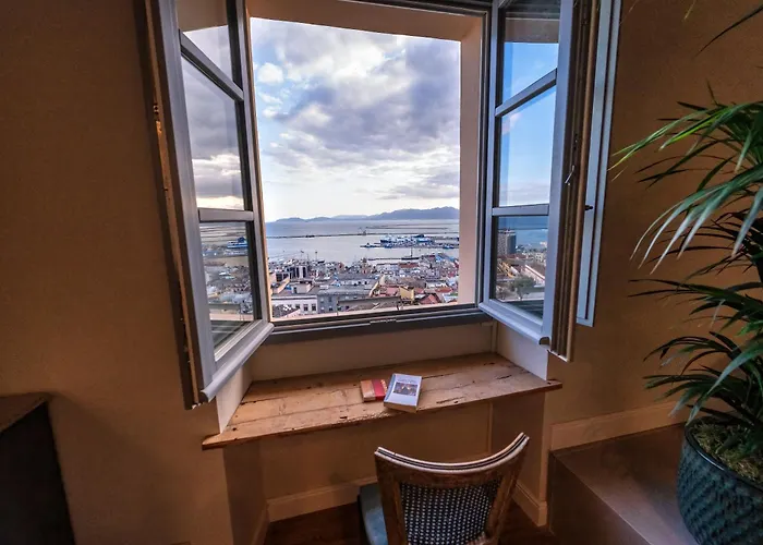 ホテル Palazzo Boyl 1840 カリアリ